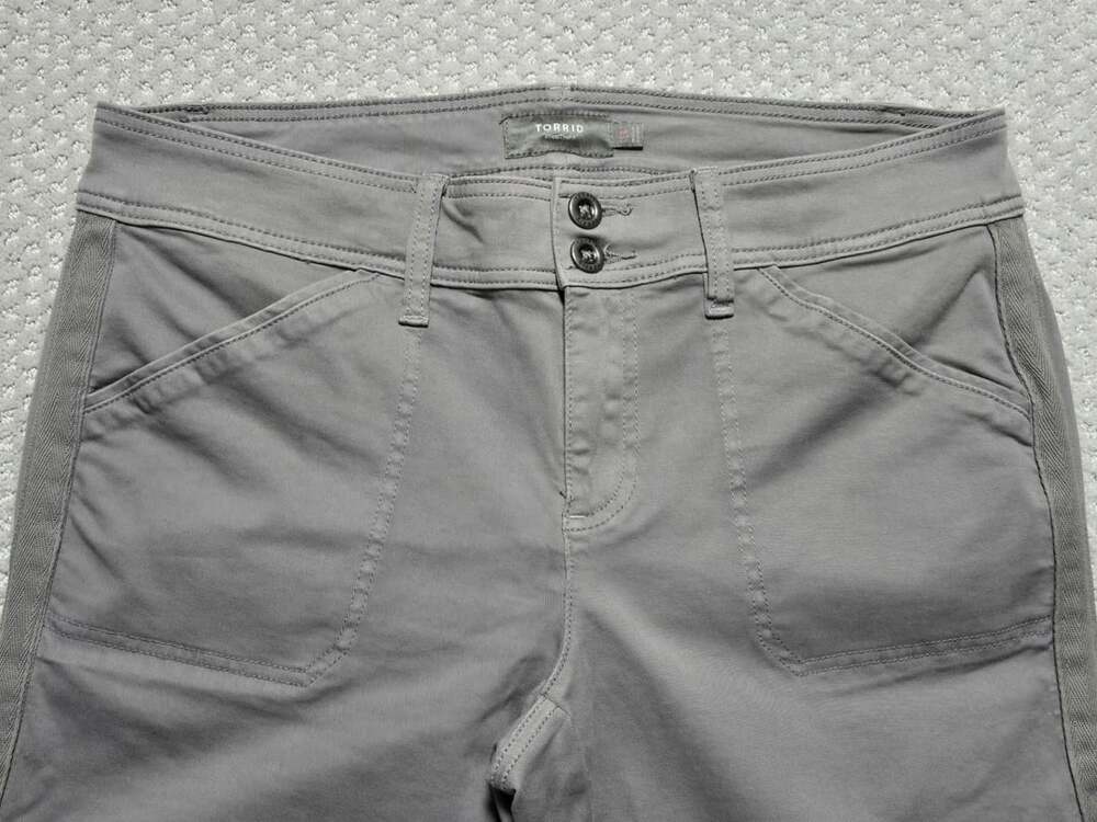 Torrid Crop Pants Size 14 Gray Cotton Blend Casual Utility